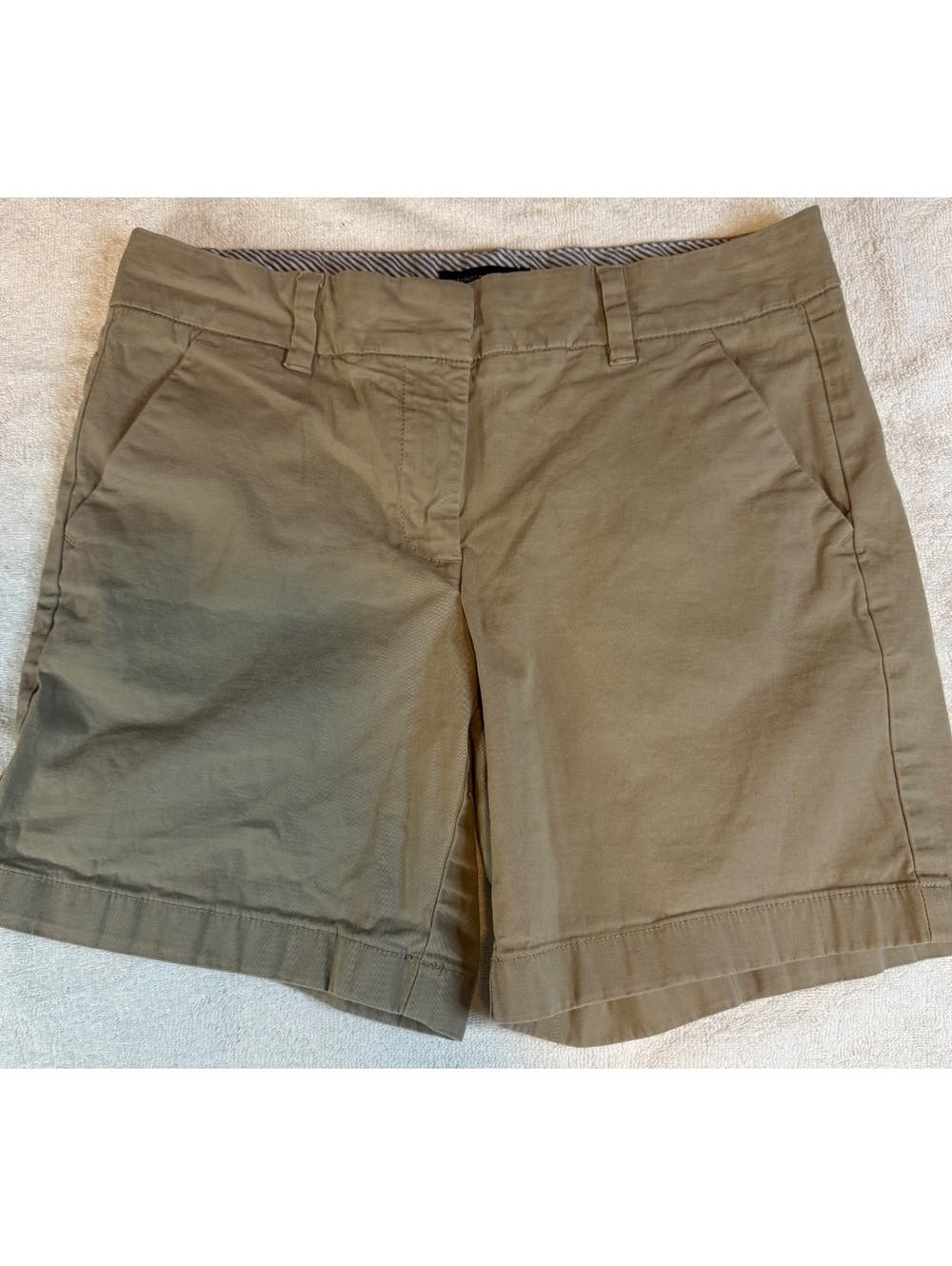 Tommy Hilfiger Women's Khaki Chino Shorts Size 6 - #1293